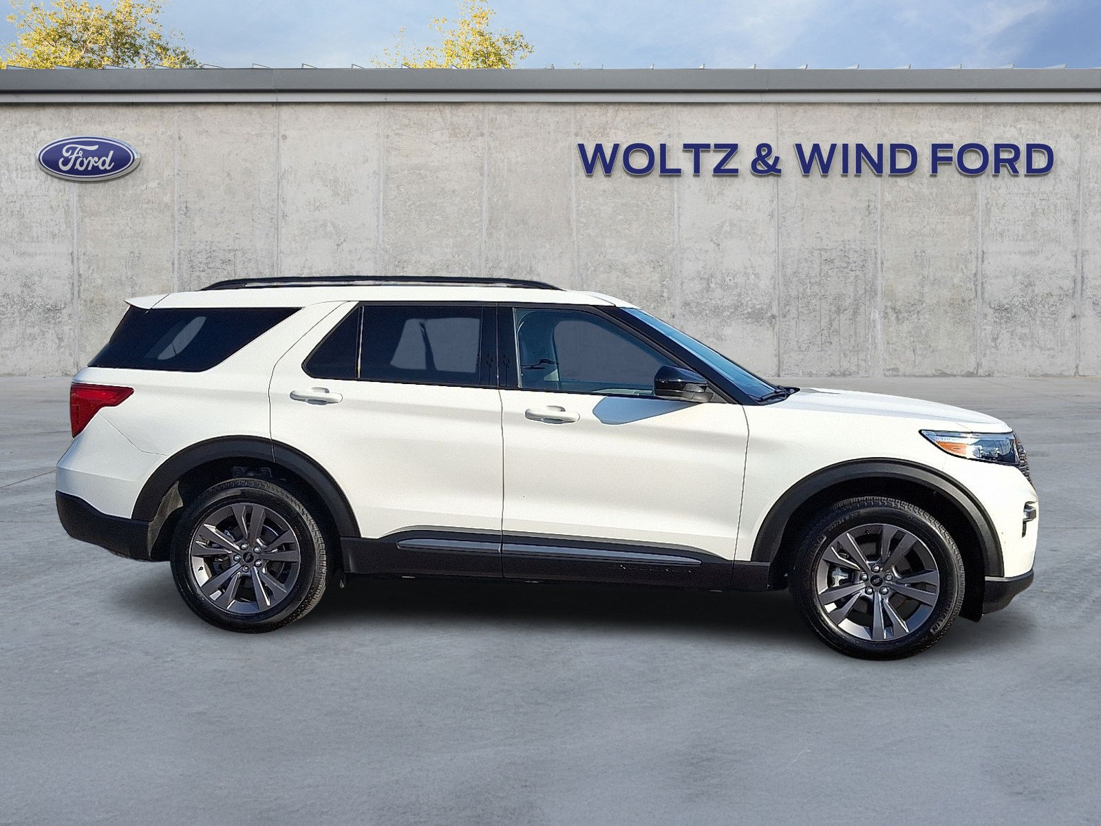 Certified 2024 Ford Explorer XLT w/ Equipment Group 202A AWD/4WD image 7