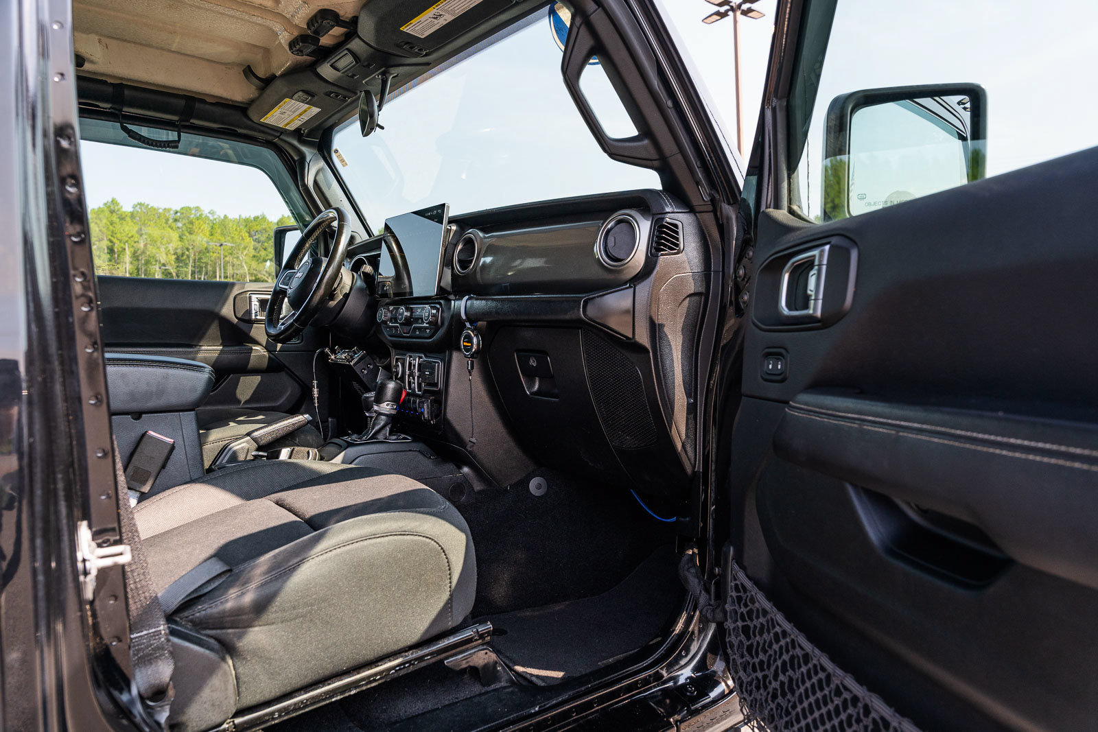 Used 2021 Jeep Wrangler Unlimited Sahara AWD/4WD image 11