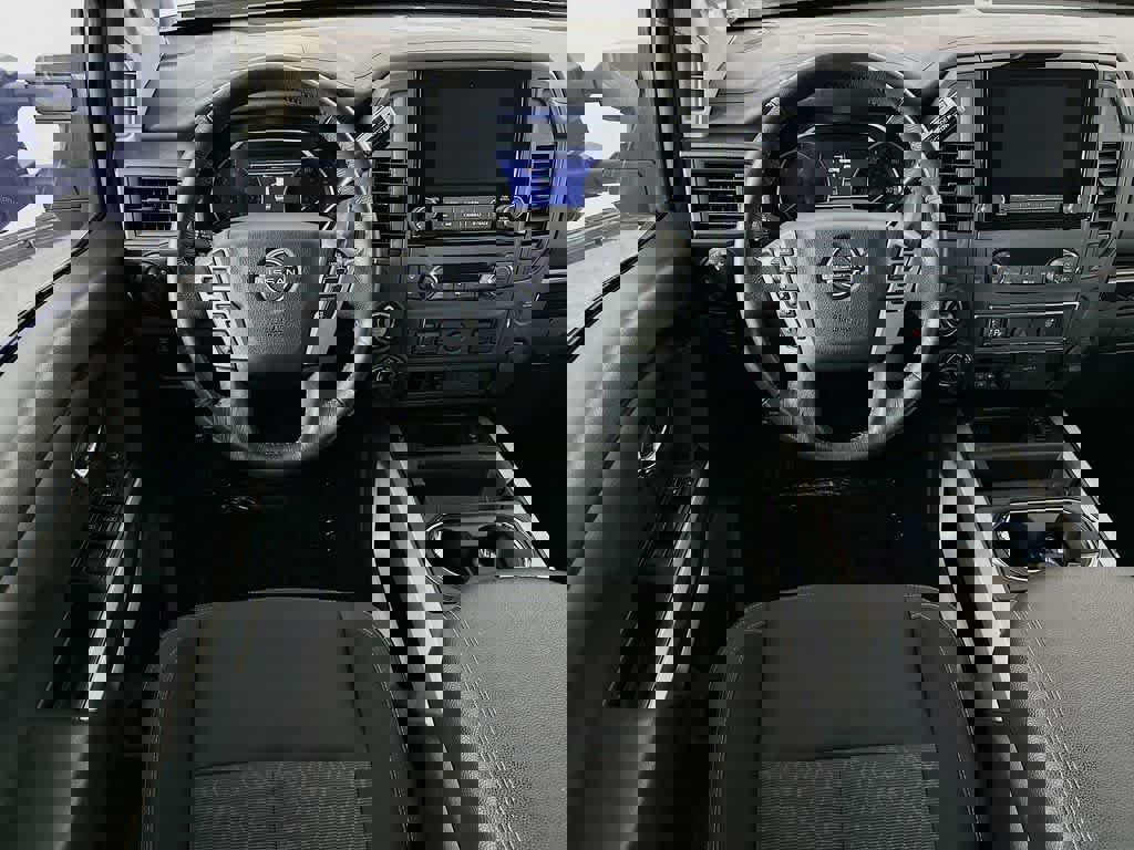 Used 2024 Nissan Titan SV w/ SV Convenience Package image 13