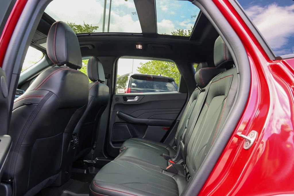 Certified 2025 Ford Escape ST-Line Elite w/ Premium Technology Package AWD/4WD image 34