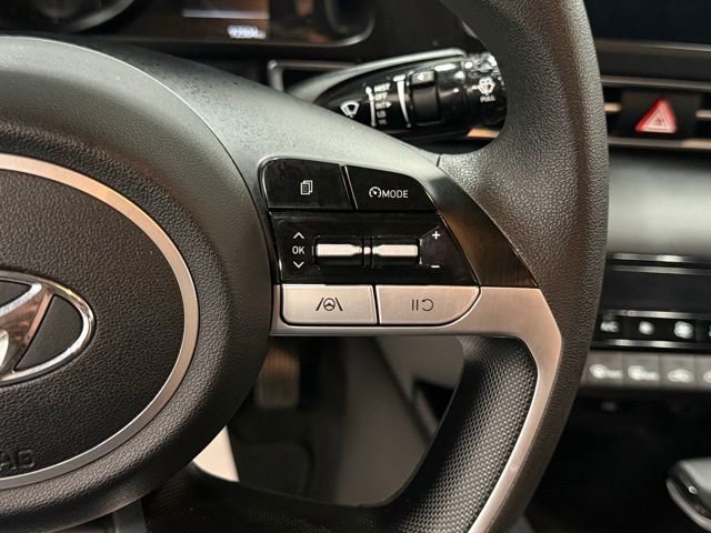 Used 2022 Hyundai Elantra SEL image 18