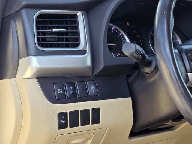 Used 2017 Toyota Highlander XLE image 19