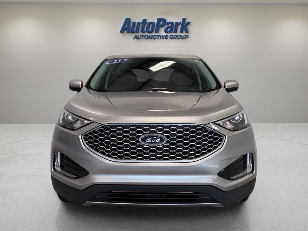 Certified 2023 Ford Edge SEL w/ Convenience Package AWD/4WD image 2