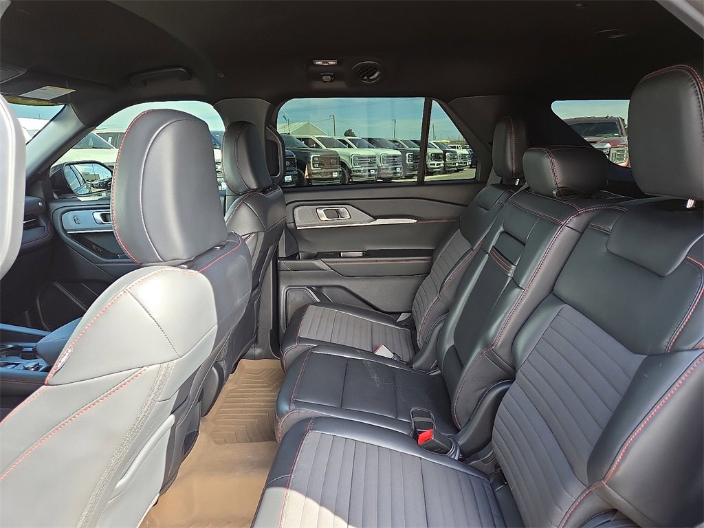 Certified 2025 Ford Explorer ST-Line image 19