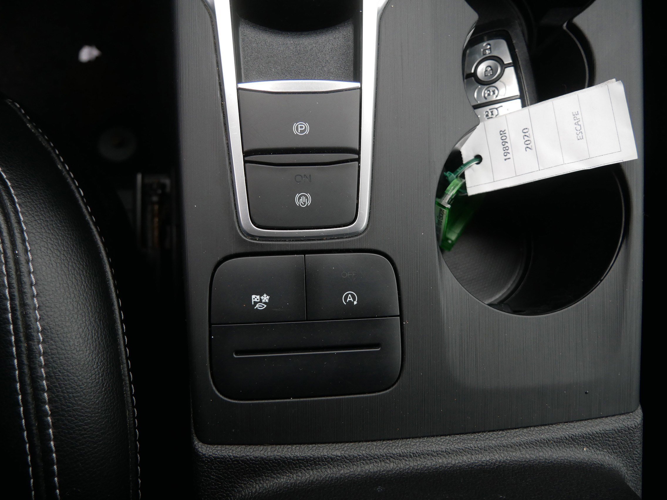 Certified 2020 Ford Escape SEL image 33