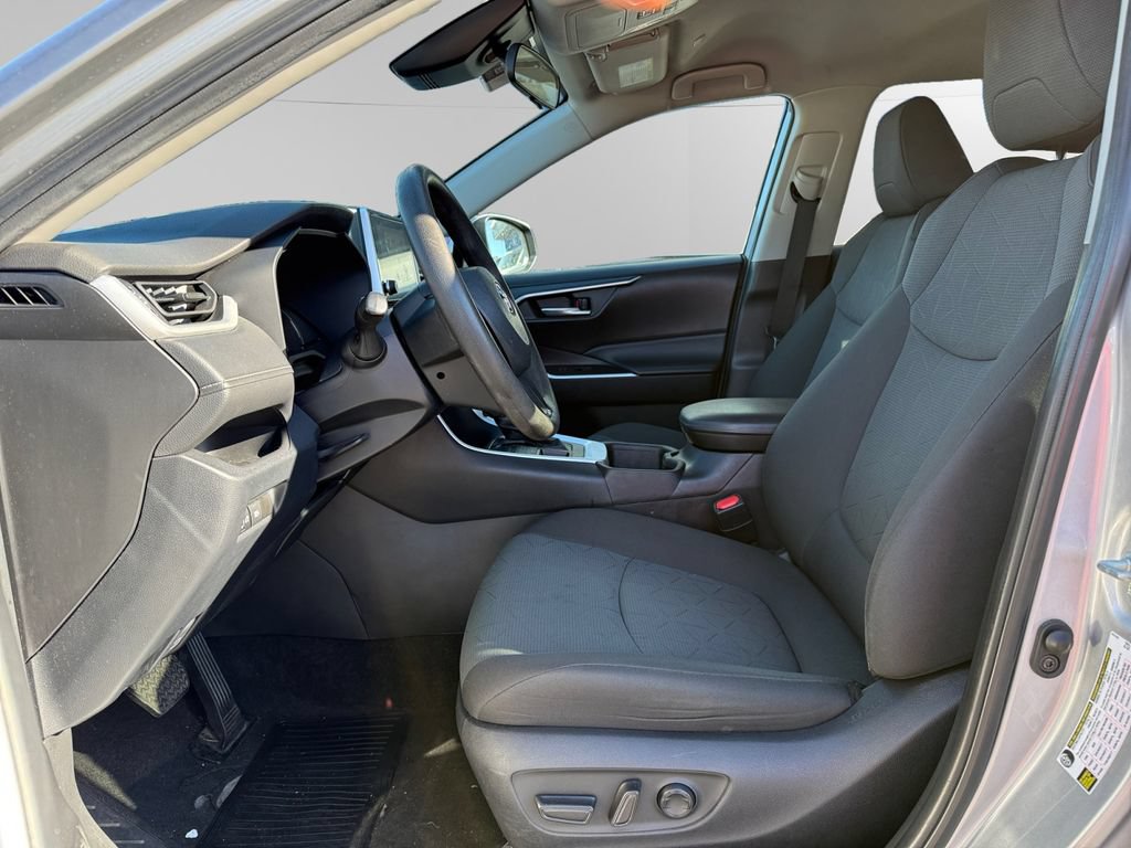 Used 2023 Toyota RAV4 XLE AWD/4WD image 9