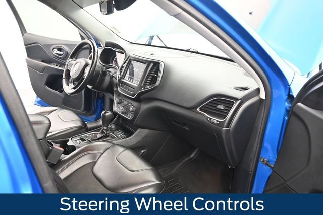 Used 2019 Jeep Cherokee Trailhawk w/ Comfort/Convenience Group AWD/4WD image 18