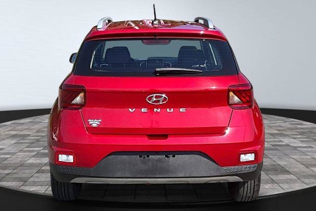 Used 2023 Hyundai Venue Limited FWD image 4