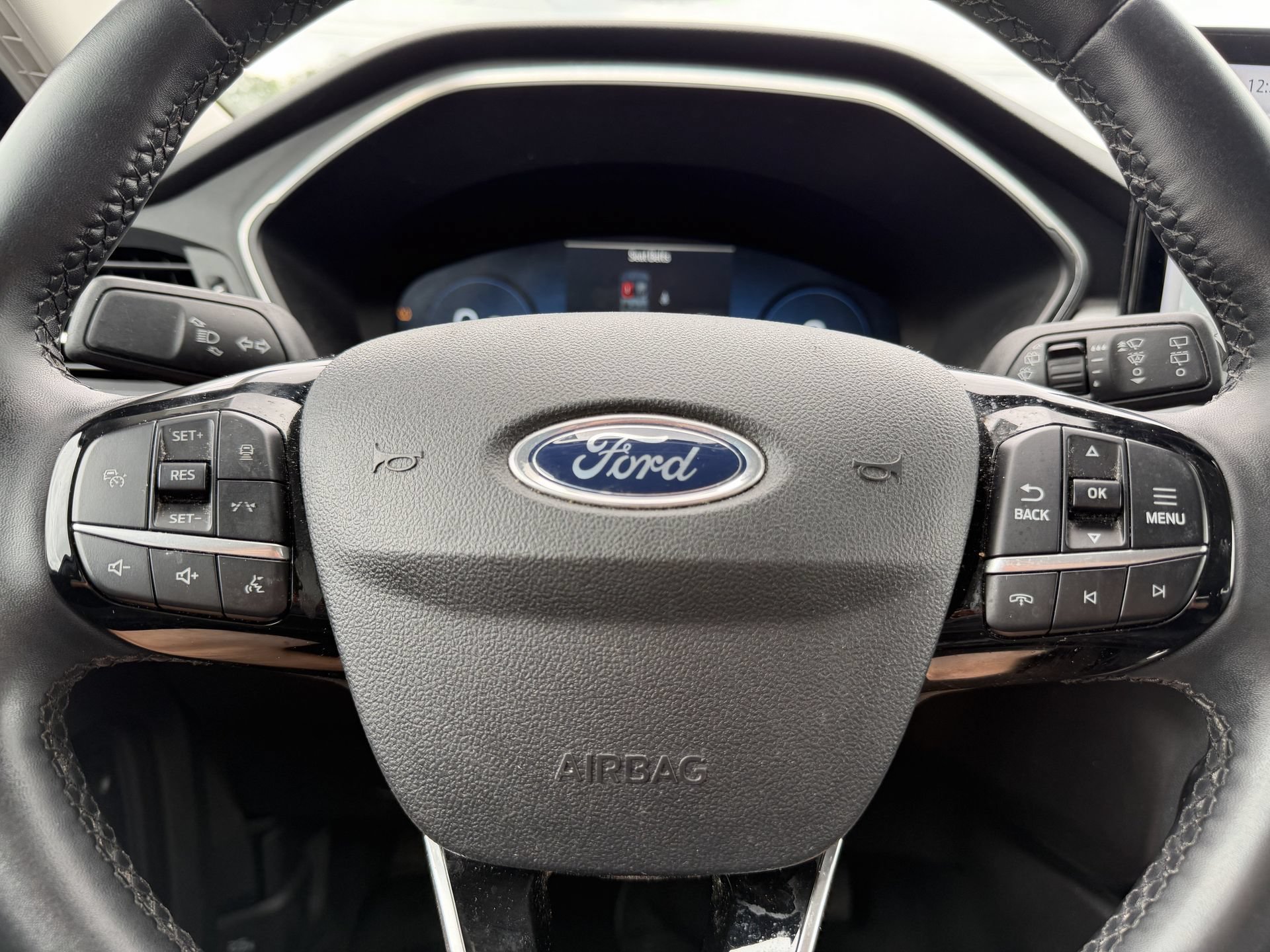 Certified 2023 Ford Escape Platinum AWD/4WD image 12