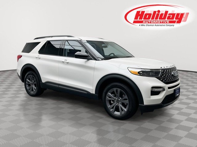 Certified 2023 Ford Explorer XLT w/ Equipment Group 202A AWD/4WD image 1