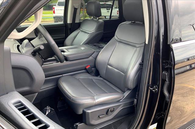 Certified 2025 Ford Expedition Active AWD/4WD image 24