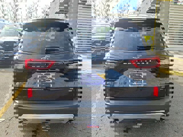 Certified 2024 Ford Escape SE w/ PHEV Premium Package image 7