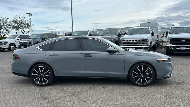 Used 2024 Honda Accord Touring image 2