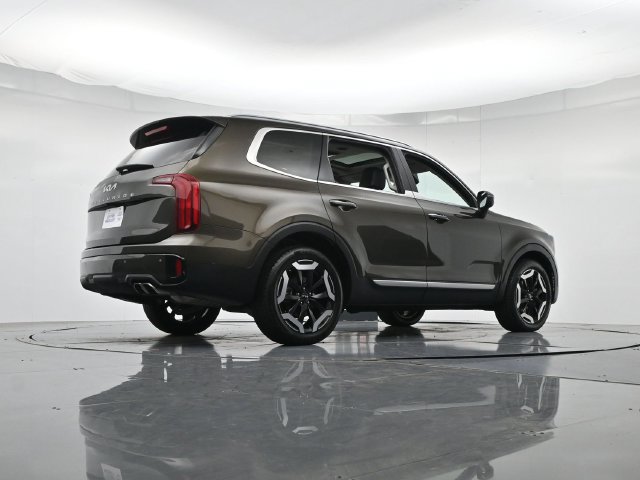 Used 2025 Kia Telluride S FWD image 34