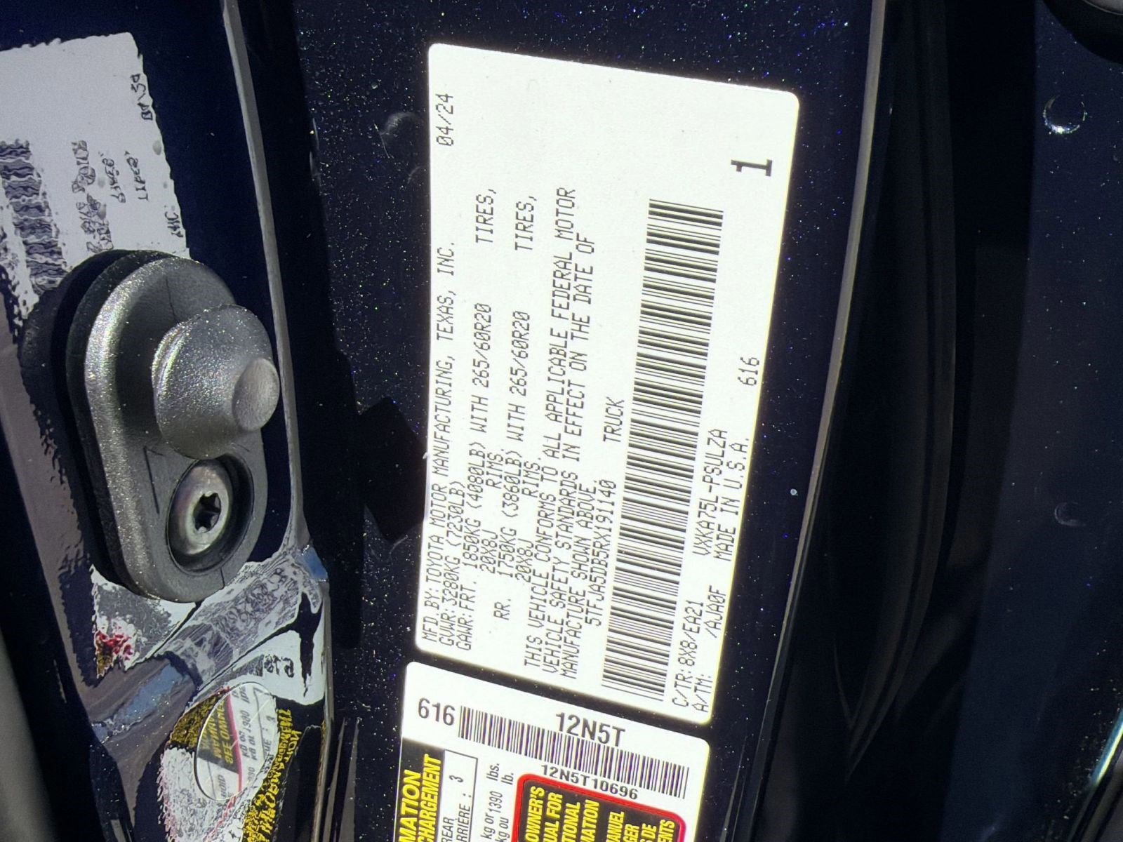 Used 2024 Toyota Tundra Limited w/ Power Package image 20