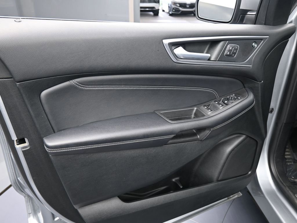 Certified 2022 Ford Edge Titanium w/ Equipment Group 301A image 34