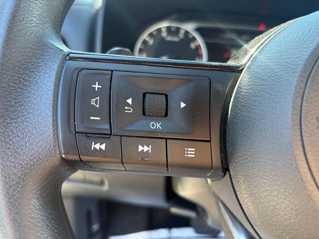 Used 2023 Nissan Rogue SV AWD/4WD image 17