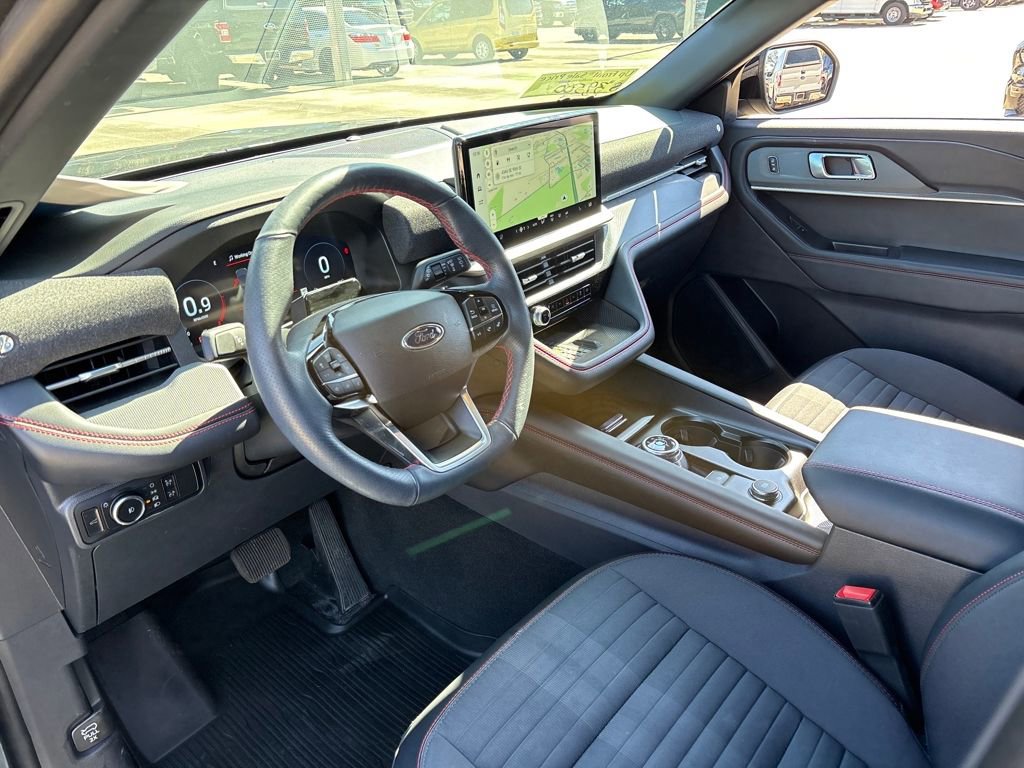 Certified 2025 Ford Explorer ST-Line w/ Premium Package image 10