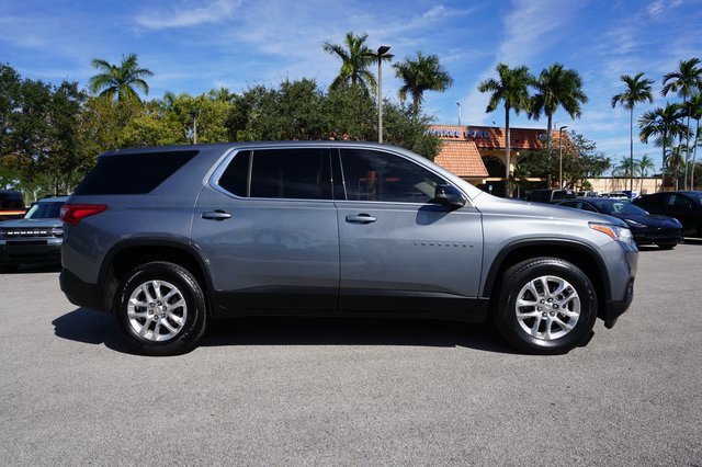 Used 2021 Chevrolet Traverse LS image 4