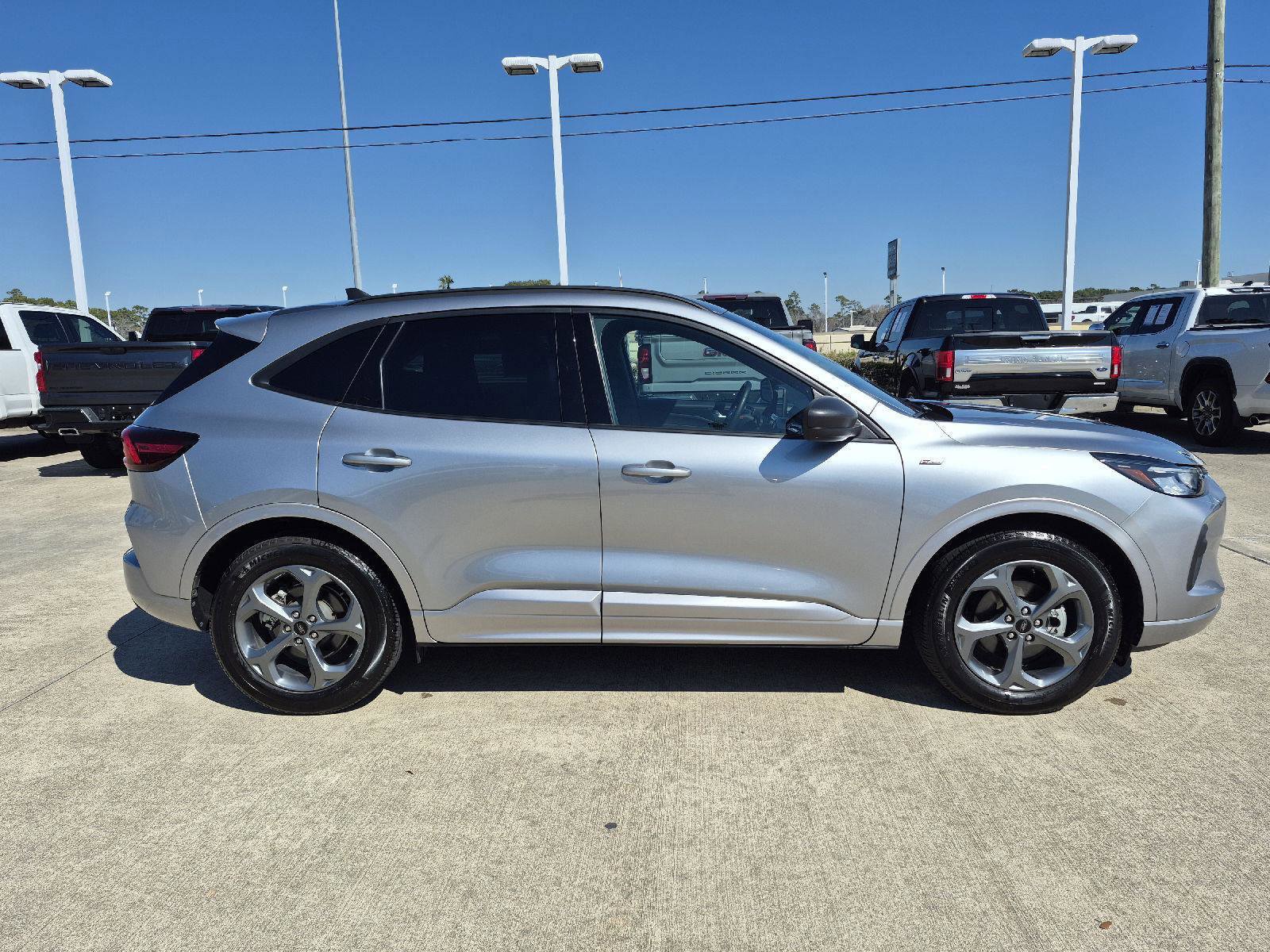 Certified 2024 Ford Escape ST-Line image 5