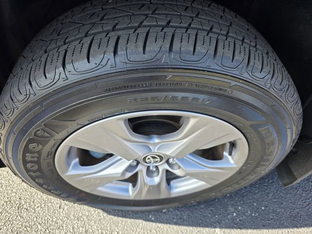 Used 2024 Toyota RAV4 XLE w/ Convenience Package FWD image 10