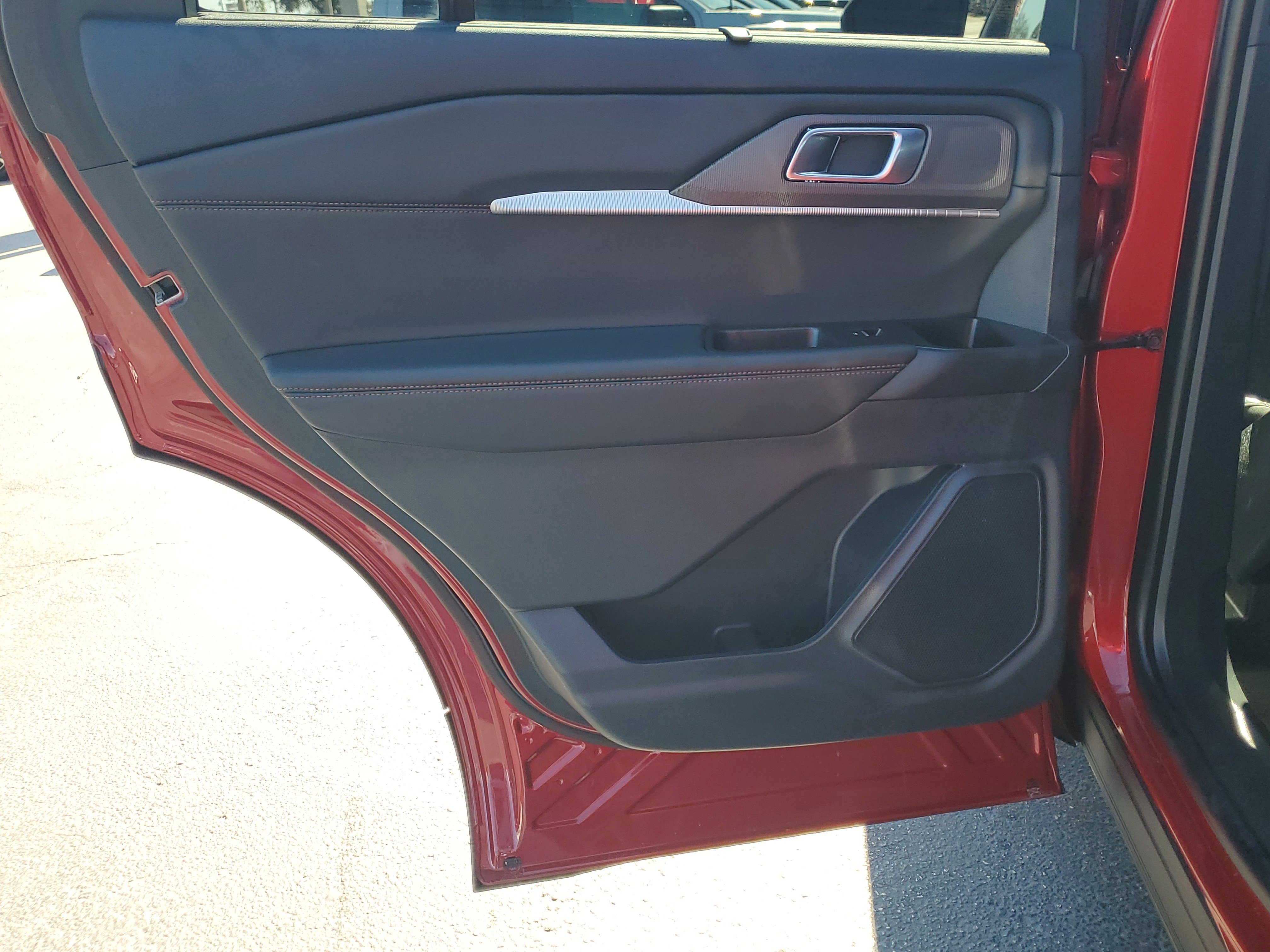 Certified 2025 Ford Explorer ST-Line w/ Premium Package image 12