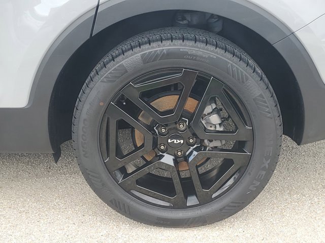 Used 2023 Kia Telluride EX X-Line image 9