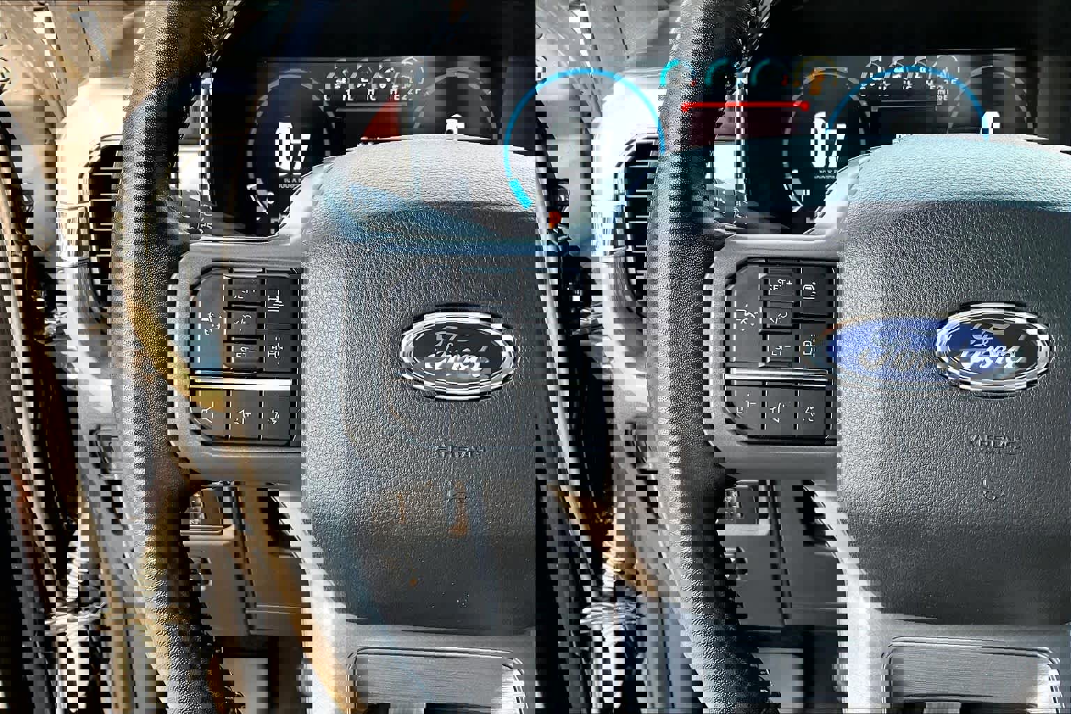 Certified 2022 Ford F150 Lariat w/ Equipment Group 502A High image 25