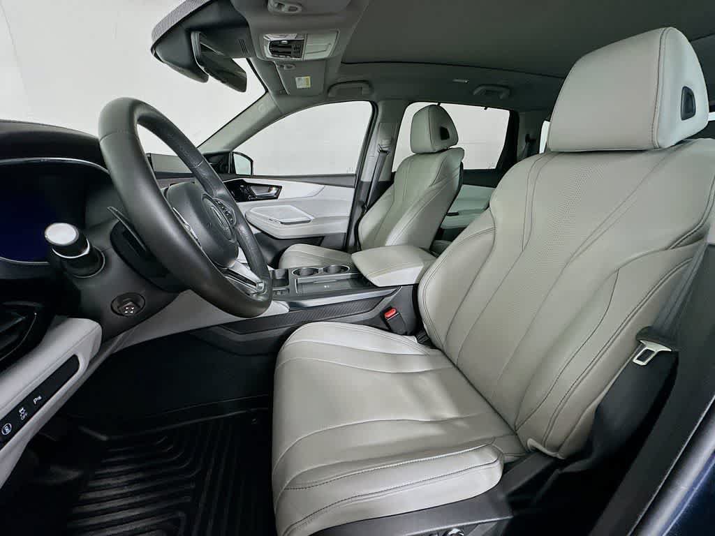 Used 2025 Acura MDX FWD w/ Technology Package image 12