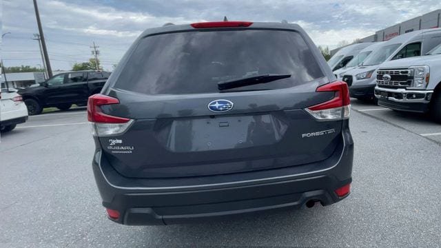 Used 2023 Subaru Forester AWD/4WD image 3