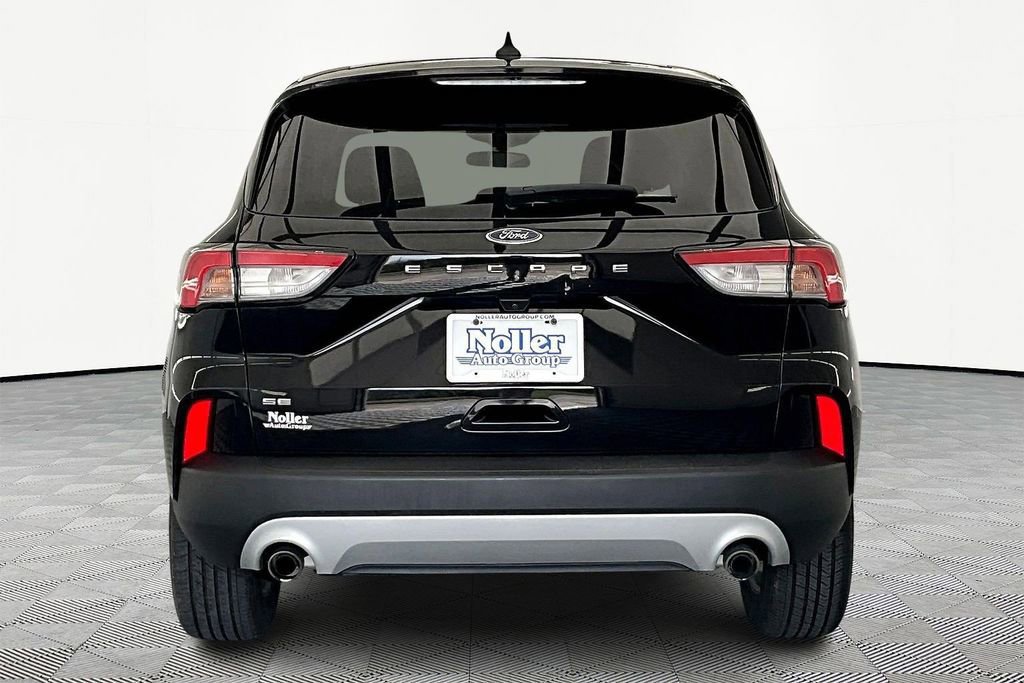 Certified 2022 Ford Escape SE w/ Convenience Package image 3