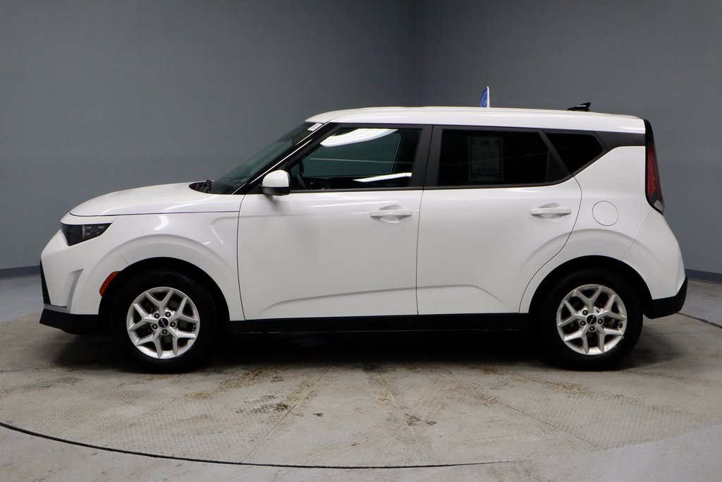 Used 2025 Kia Soul LX w/ LX Technology Package image 8