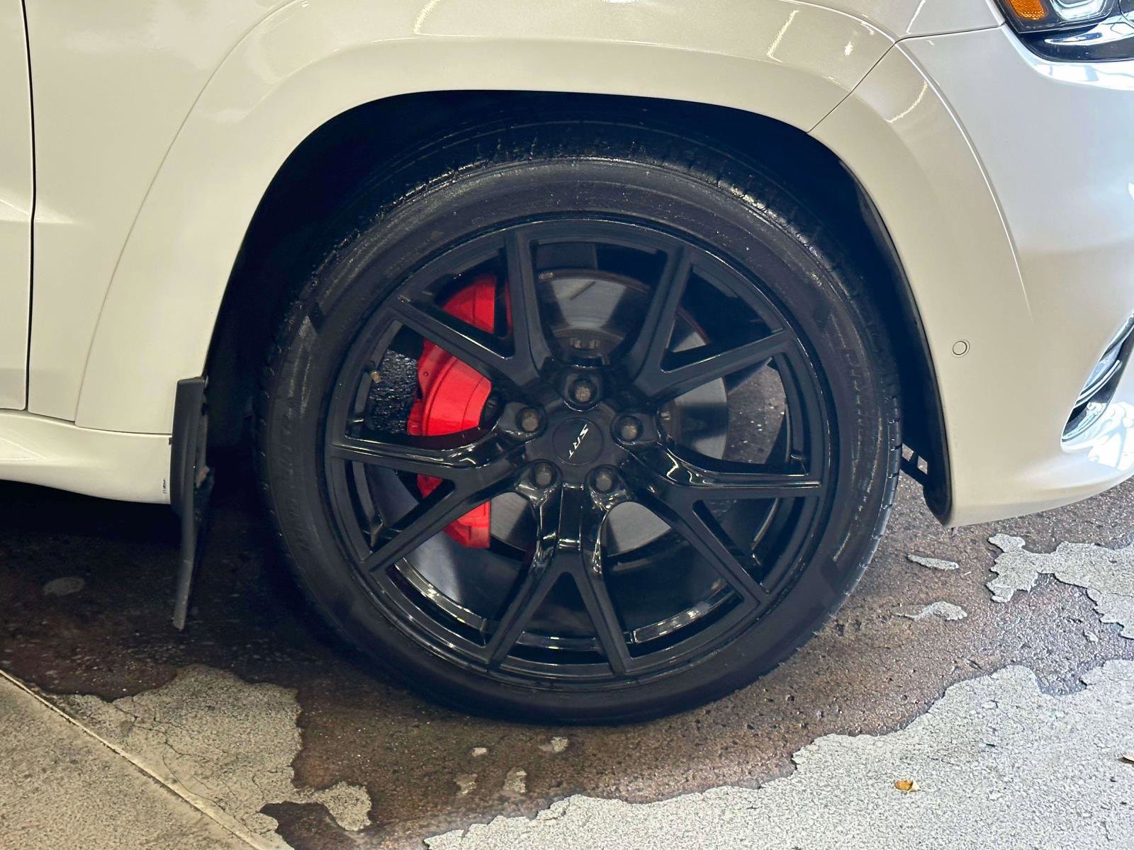 Used 2020 Jeep Grand Cherokee SRT image 6