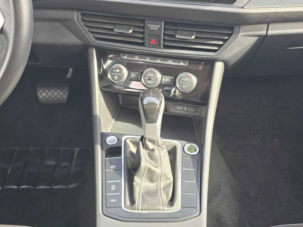 Used 2024 Volkswagen Jetta SE image 14