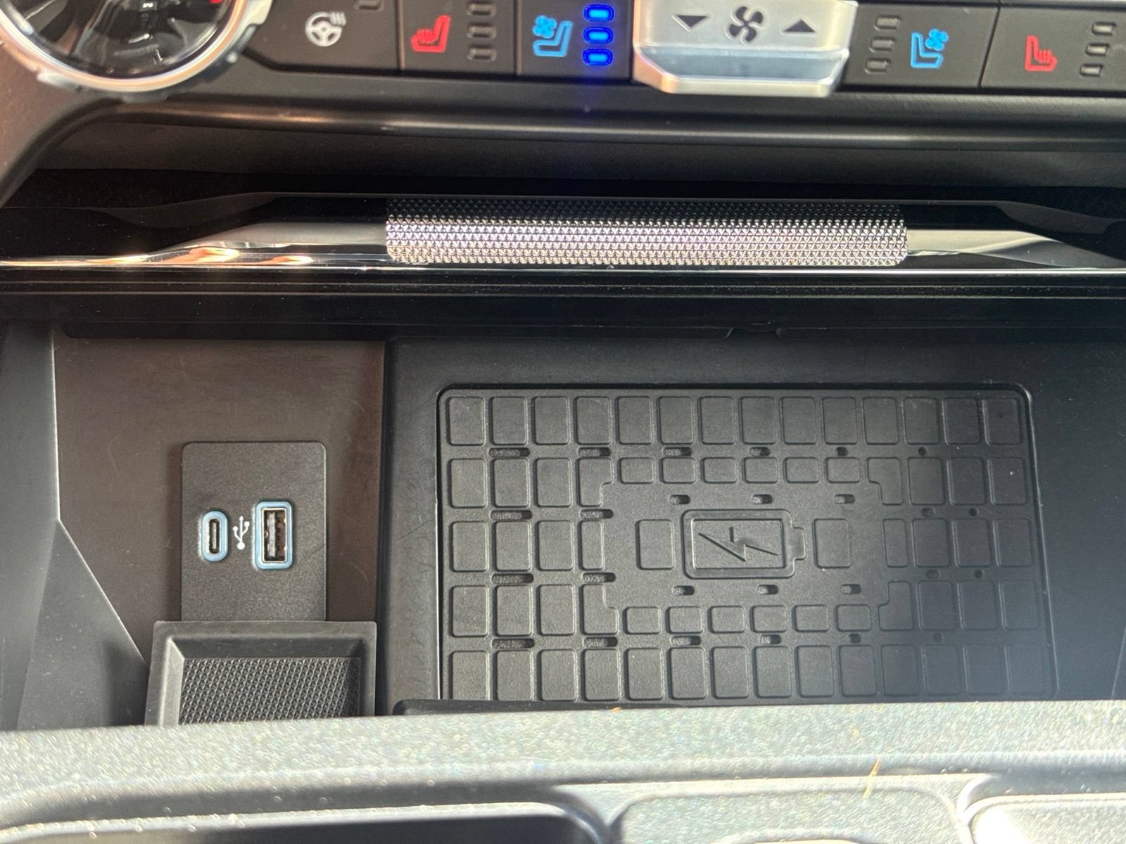Certified 2024 Ford F150 Raptor AWD/4WD image 33