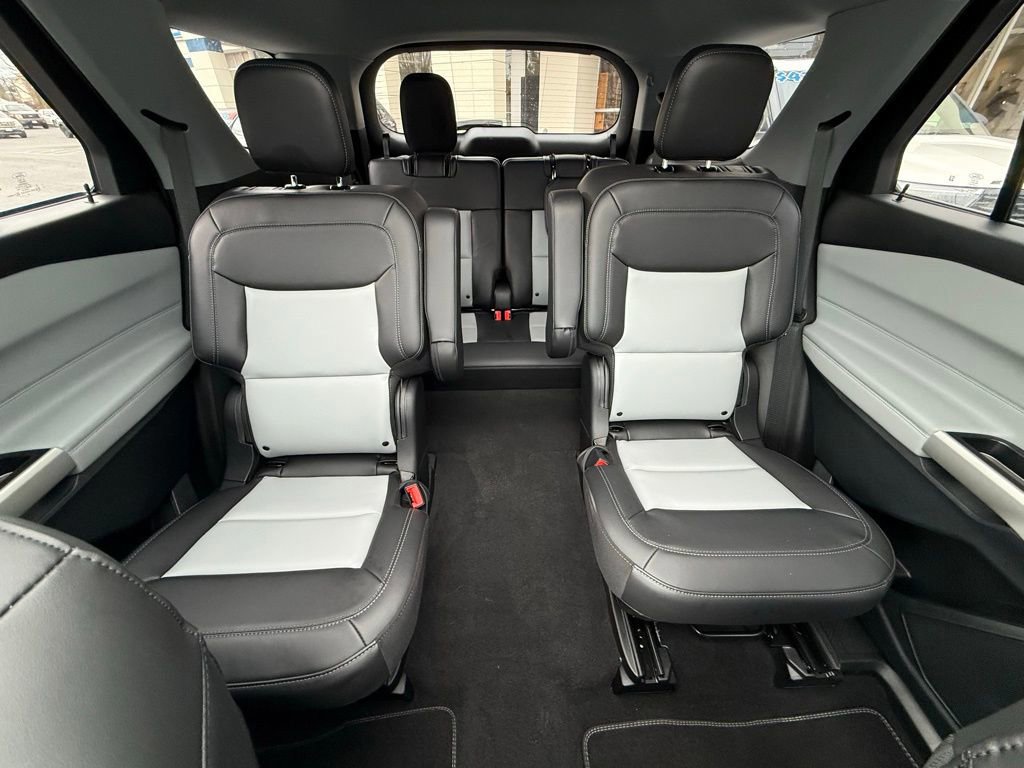 Certified 2023 Ford Explorer XLT w/ Equipment Group 202A image 26