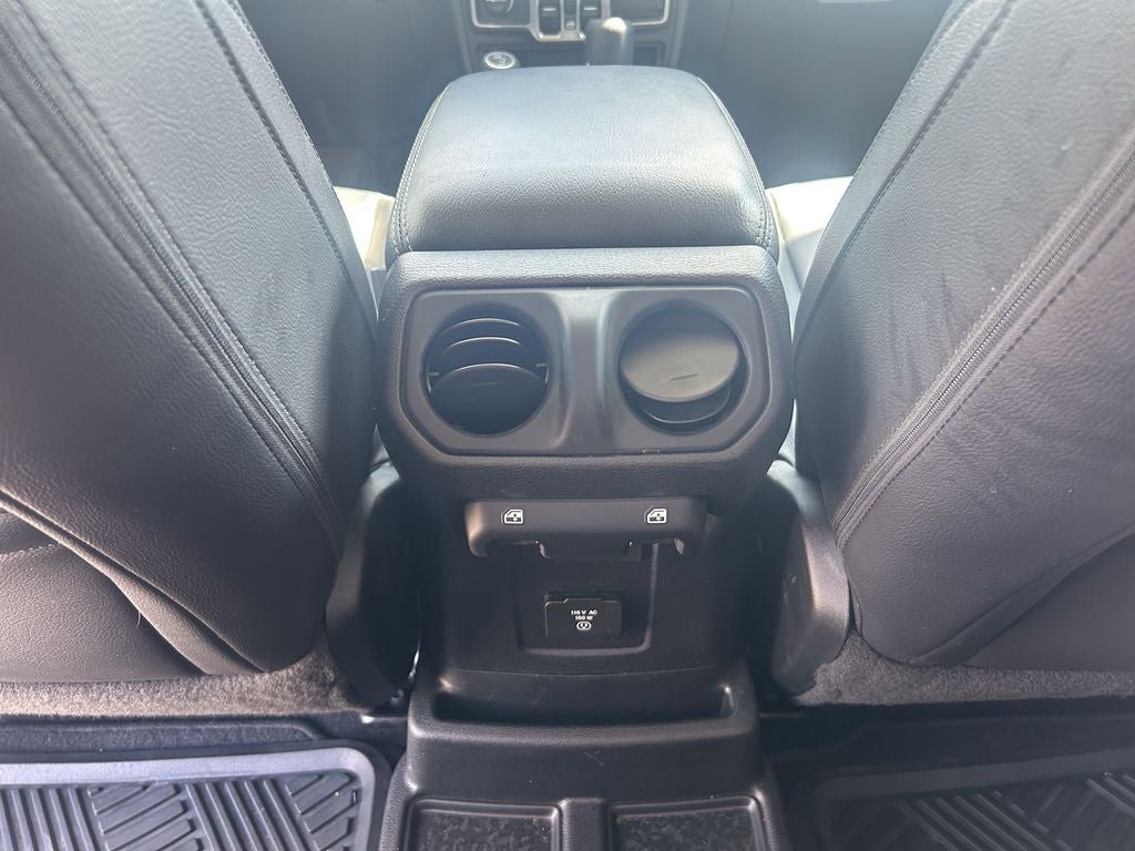 Used 2018 Jeep Wrangler Unlimited Sahara AWD/4WD image 35