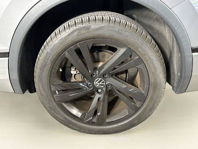 Used 2023 Volkswagen Tiguan SE R-Line AWD/4WD image 8