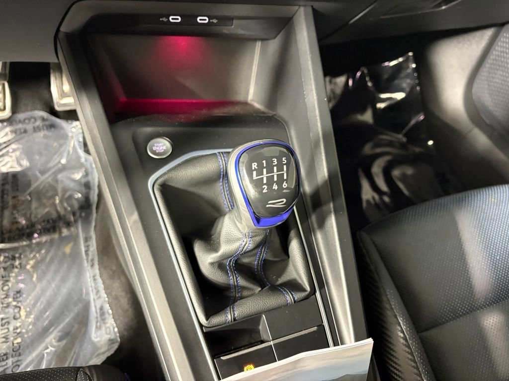 Used 2022 Volkswagen Golf R image 20