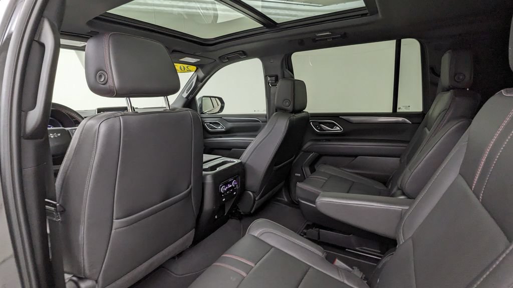 Used 2024 Chevrolet Suburban RST w/ Luxury Package AWD/4WD image 34