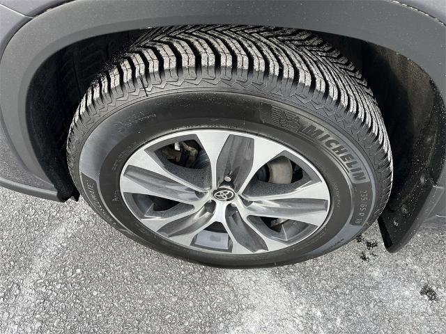 Used 2021 Toyota Highlander XLE image 10