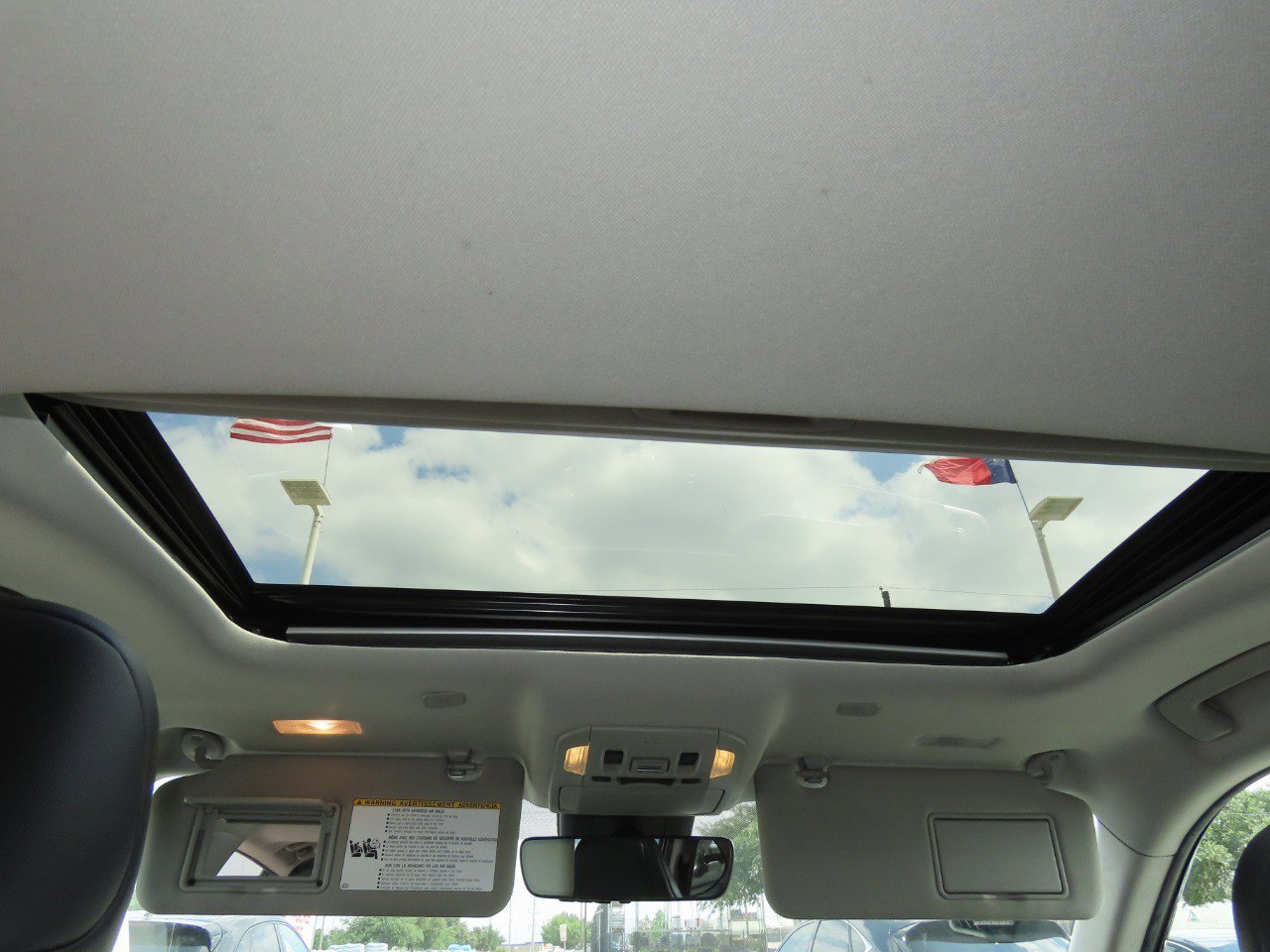 Used 2023 Toyota Highlander XLE FWD image 22