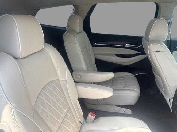 Used 2022 Buick Enclave Avenir w/ Avenir Technology Package AWD/4WD image 10