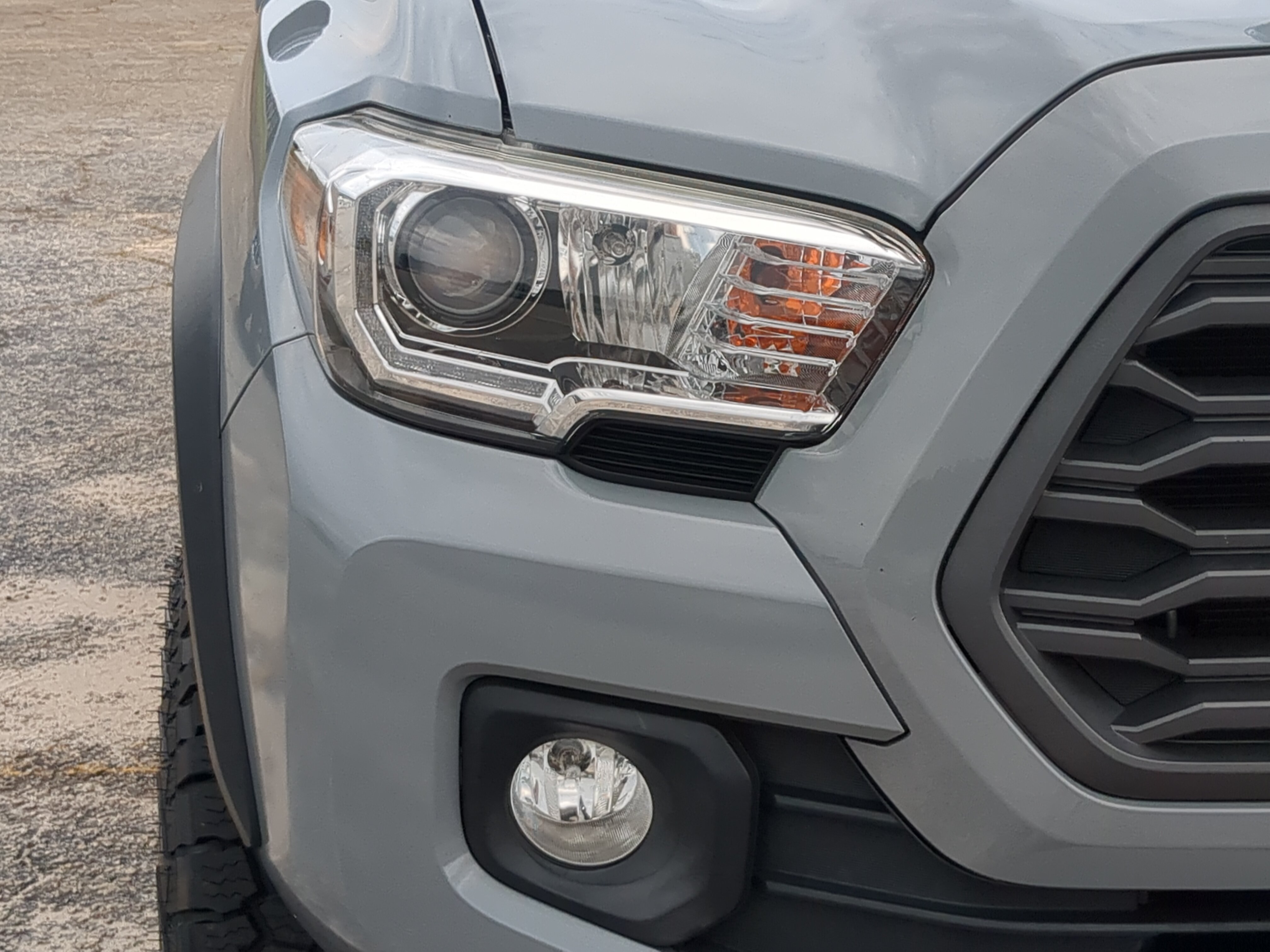 Used 2020 Toyota Tacoma TRD Off-Road AWD/4WD image 8
