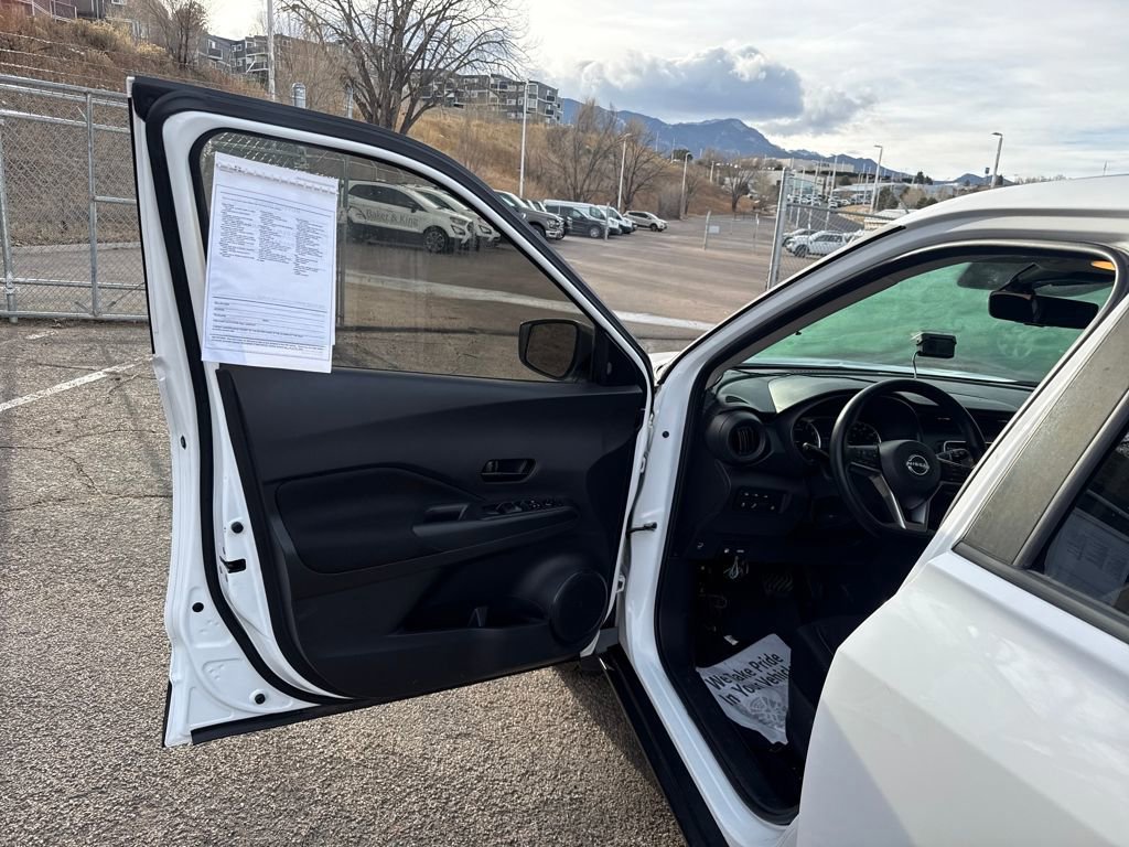 Used 2022 Nissan Kicks S w/ Interior Electronics Package image 11