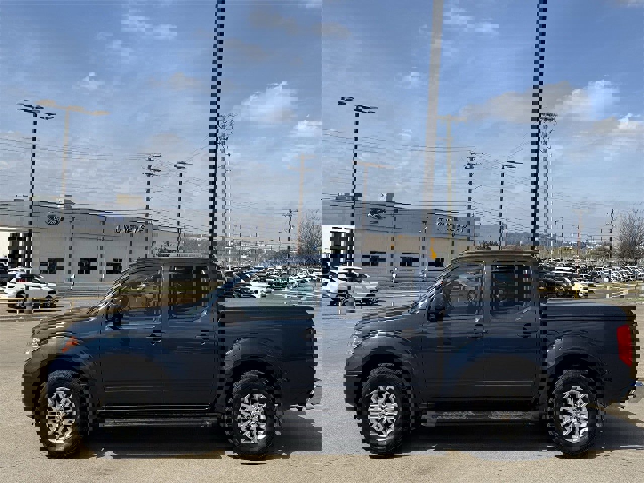 Used 2017 Nissan Frontier SV w/ SV Value Truck Package image 3