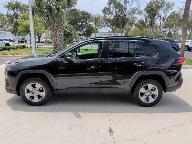 Used 2024 Toyota RAV4 XLE AWD/4WD image 9