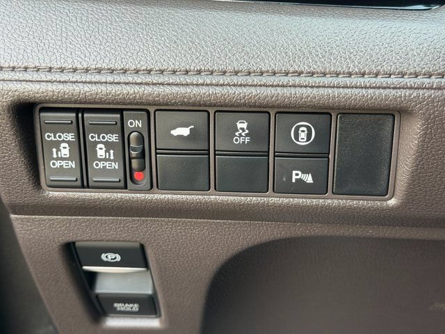 Used 2023 Honda Odyssey Elite image 24