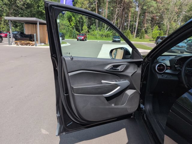 Used 2024 Chevrolet Trax RS w/ Driver Confidence Package FWD image 26