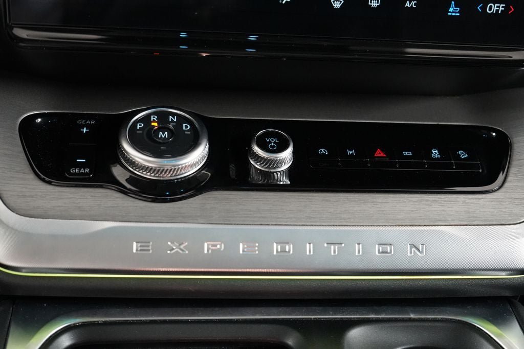 Certified 2025 Ford Expedition Platinum AWD/4WD image 27